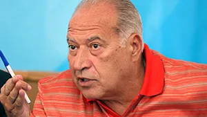 Voiculescu îi cere lui Băsescu să nu-l mai hărţuiască cu procurorii
