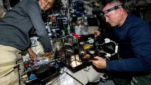 Astronauţii NASA, blocaţi în spaţiu după probleme la nava spaţială, se întorc pe Pământ