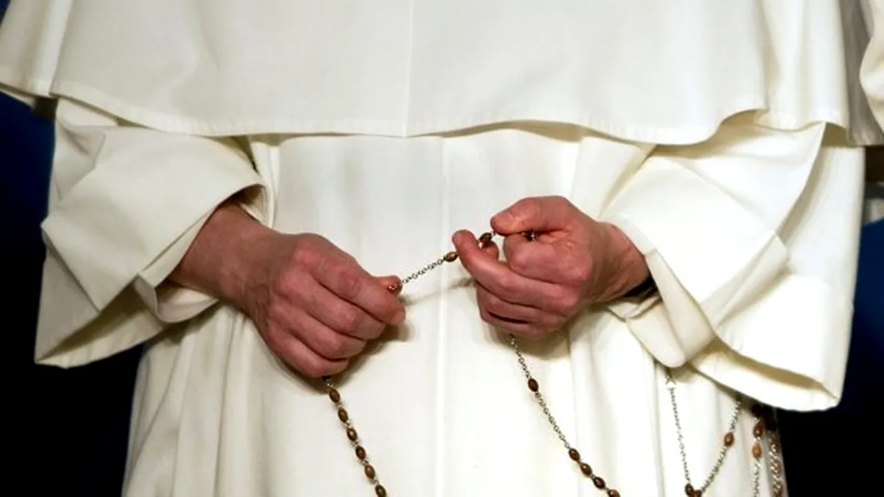 Homosexualii se pot pregăti ca preoţi, dar trebuie să fie celibatari, spun episcopii italieni / Francisc a încercat să adopte un ton mai incluziv faţă de persoanele LGBTQ+