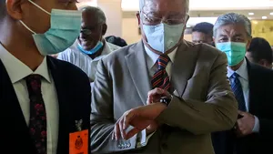 Najib Razak, fostul premier al Malaysiei, a fost găsit vinovat într-un dosar de corupţie: acuzaţiile care îi sunt aduse