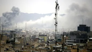 Război în Orientul Mijlociu, ziua 27 | Explozii puternice raportate în jurul orașului Isfahan din Iran / Complot pentru uciderea unor lideri din Kuweit: șase persoane, arestate / Atac cu drone și rachete în Emiratele Arabe Unite