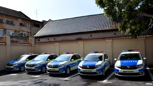  Maşini noi, aceiaşi poliţişti. Cetăţenii aşteaptă de la oamenii legii mai mult decât schimbarea maşinilor din dotare