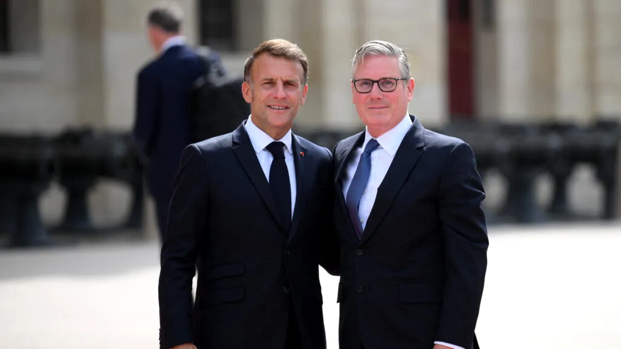 Emmanuel Macron i-a acordat lui Keir Starmer Legiunea de Onoare, cea mai înaltă distincție a Franței