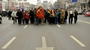 Bucureşti: Aproximativ 150 de tineri au participat la un marş de comemorare a eroilor Revoluţiei