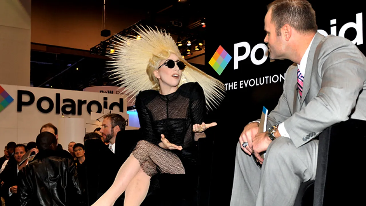 Lady Gaga, noua imagine Polaroid - GALERIE FOTO