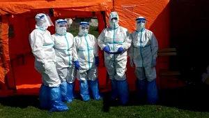 Alertă în Bihor: Comunitate de 500 de romi, izolată total de autorităţi după ce majoritatea au refuzat testarea. Câţi au ajuns la spital cu coronavirus până acum