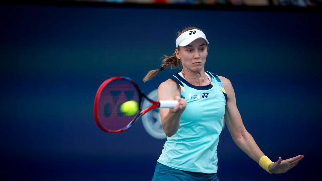 Rybakina pune capăt la Stuttgart seriei de 10 victorii consecutive a lui Swiatek şi ajunge în finală
