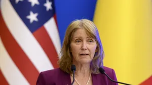 Ambasada SUA la București: Kathleen Kavalec se retrage, după o carieră distinsă