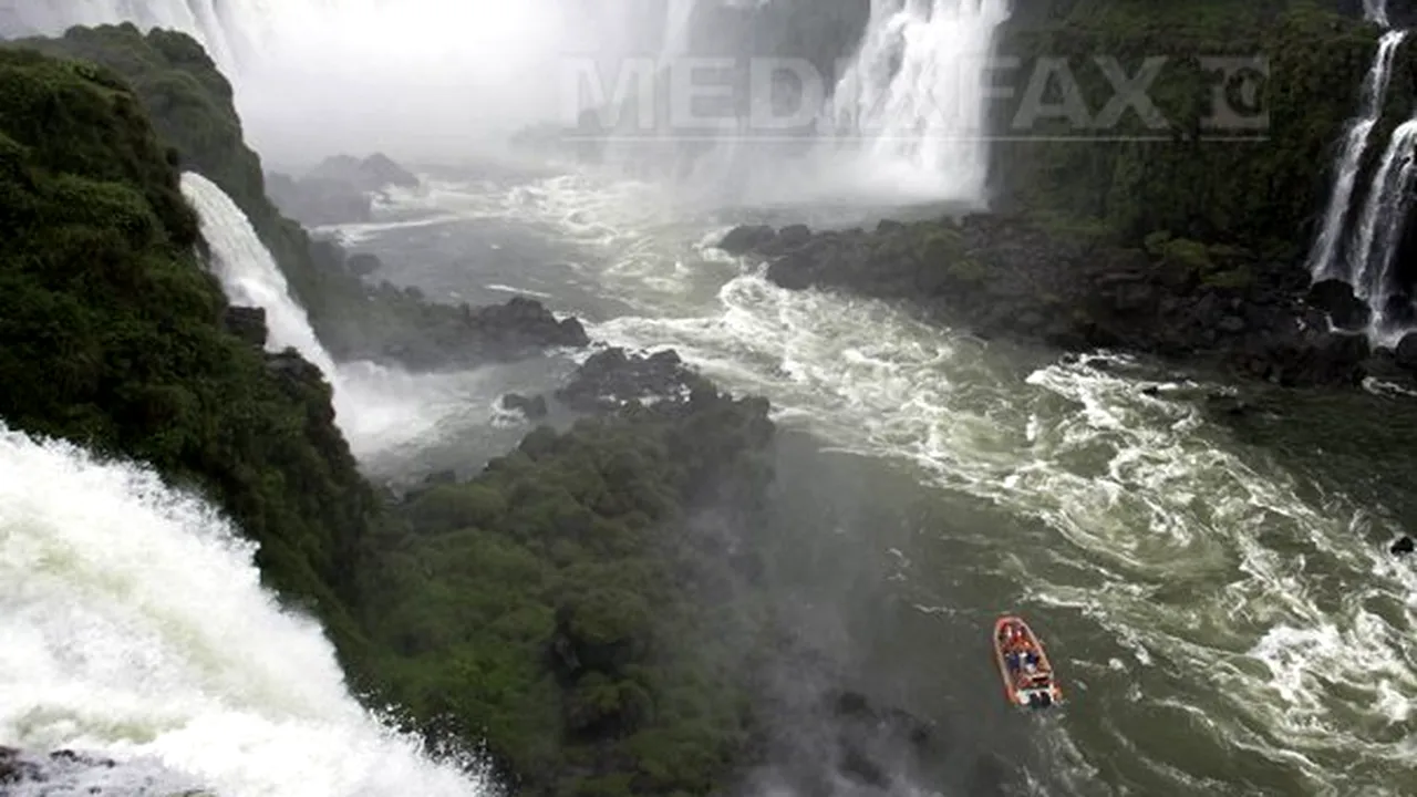 Opt morţi într-un accident de autobuz în Argentina, în apropiere de Cascada Iguazu