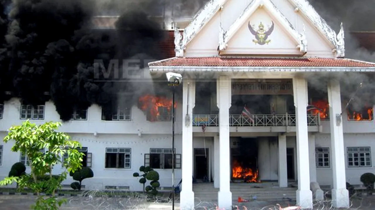14 morţi şi 91 de răniţi în confruntările de miercuri din Thailanda - VIDEO