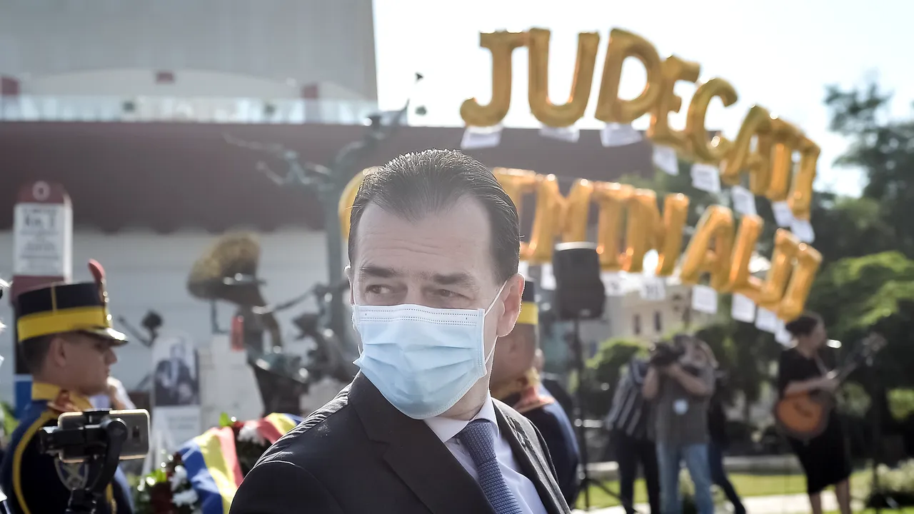Orban: Sunt cluburi care ar trebui închise. Există terase de fiţe unde nu se respectă regulile nici de către personal/ Controale în metrou şi supermarketuri