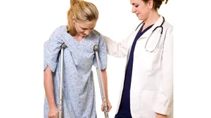 Persoanele dependente ar putea beneficia de îngrijire personală la domiciliu opt ore zilnic