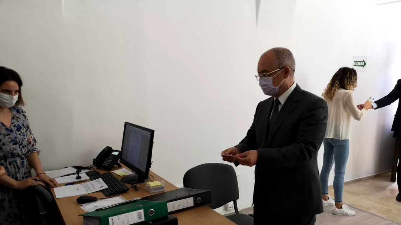Emil Boc şi-a depus candidatura pentru un nou mandat la Cluj-Napoca