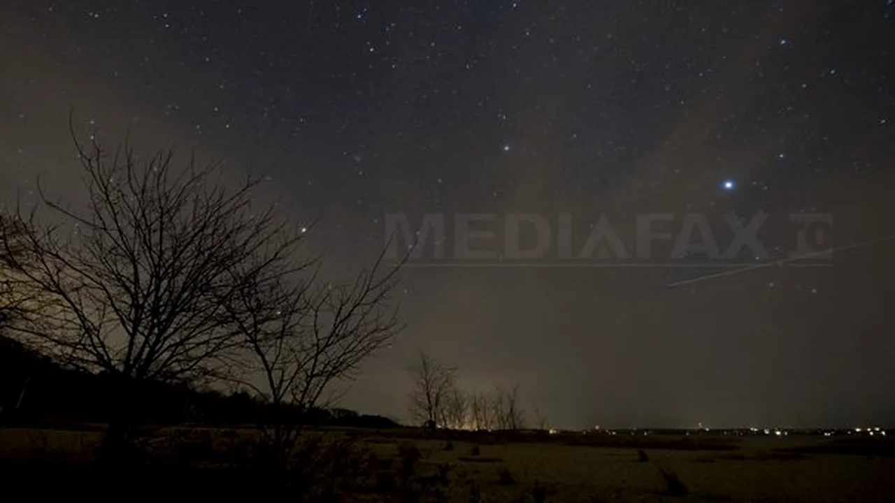 O misterioasă ploaie de meteoriţi va avea loc în acest weekend