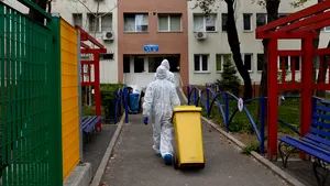 Efectul deciziei CCR: 65 de persoane internate în centrul de carantină al Primăriei Capitalei au plecat acasă