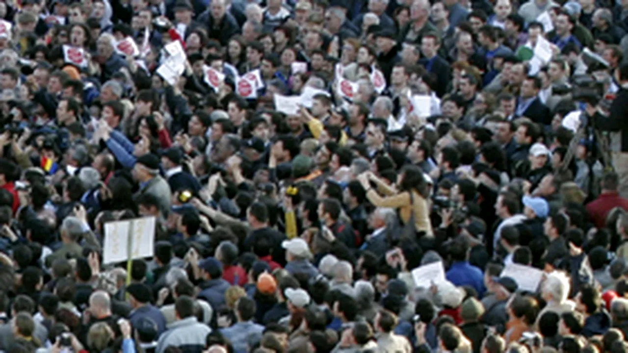 Romanians Protest Against Constitutional Court Decision