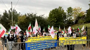 Mai mulţi protestatari au încercat să intre în ambasada Iranului din Oslo