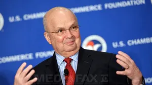 Michael Hayden: Atacuri de genul celui de la Charlie Hebdo sunt inevitabile, ca şi epidemia de Ebola