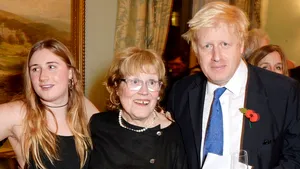 Premierul britanic Boris Johnson şi-a pierdut mama. Charlotte Johnson Wahl a decedat în spital