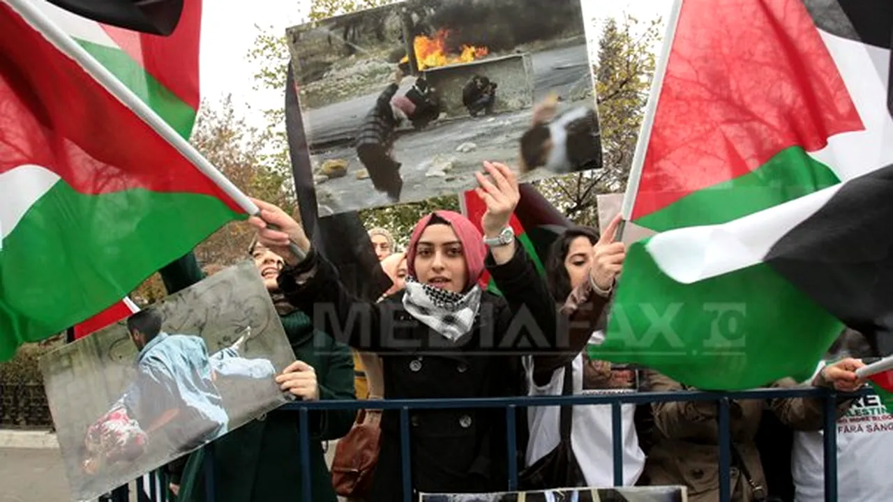 Sute de activişti pro-palestinieni protestează în Capitală faţă de acţiunile Israelului în Gaza