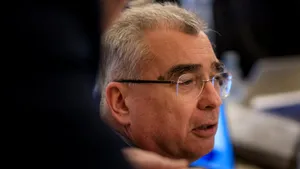AUR exclude posibile negocieri cu alte partide și amenință cu boicotul consultărilor. Petrișor Peiu: „Nu avem discuții nici cu PNL, nici cu PSD. Nu știu dacă are sens să participăm la consultări”