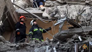 Războiul din Ucraina, ziua 36. Urmează o perioadă decisivă. Ruşii continuă să bombardeze Nikolaiev şi alte oraşe. 20 de oameni au fost ucişi / Se deschid coridoare umanitare / Casa Albă spune că are informaţii despre tensiunile dintre Vladimir Putin şi generalii săi