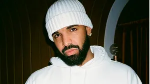 Drake, printre rapperii care domină topul muzical în Marea Britanie