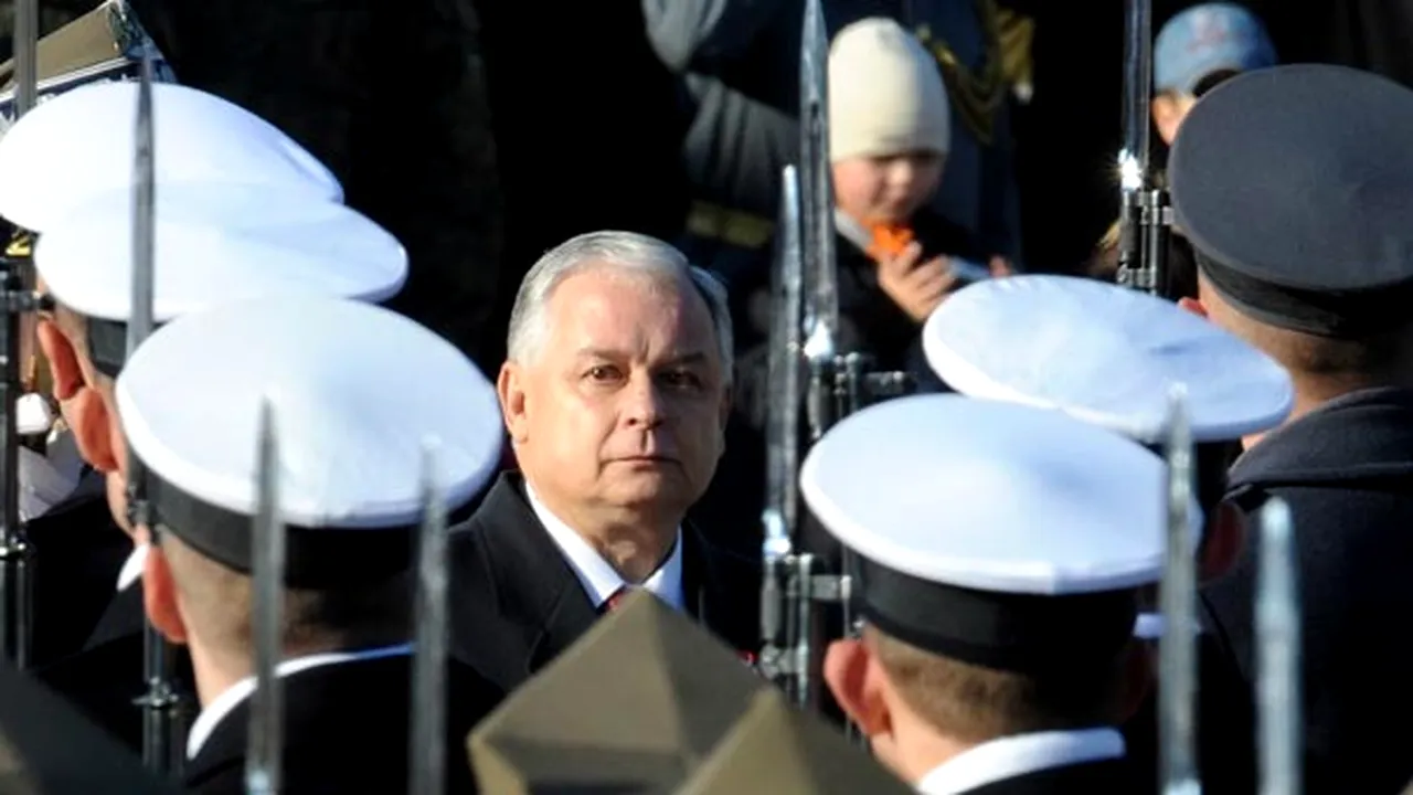 Lech Kaczynski a hotărât să meargă la Katin fiind nemulţumit de ceremonia organizată de Putin