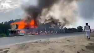 Zece morți după ce un incendiu într-o stațiune de pe litoral în Bangladesh