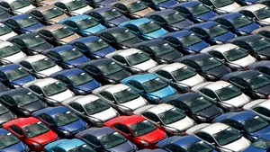 Investitorii din industria auto se uită la centrul şi nord-estul ţării - consultant financiar