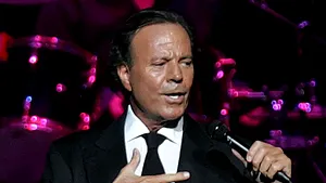 Julio Iglesias vrea să stea la 5 stele, în Constanţa