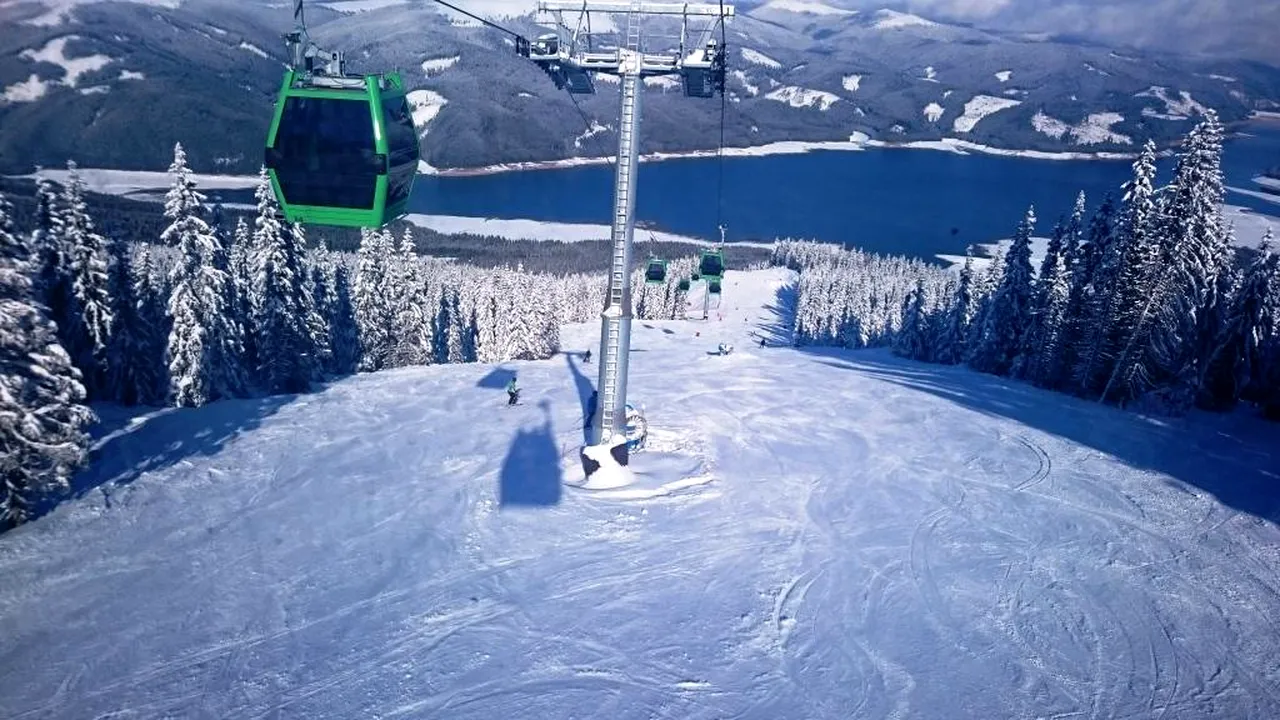 LIVE VIDEO Ninge tot weekendul la munte. Cum arată pârtiile