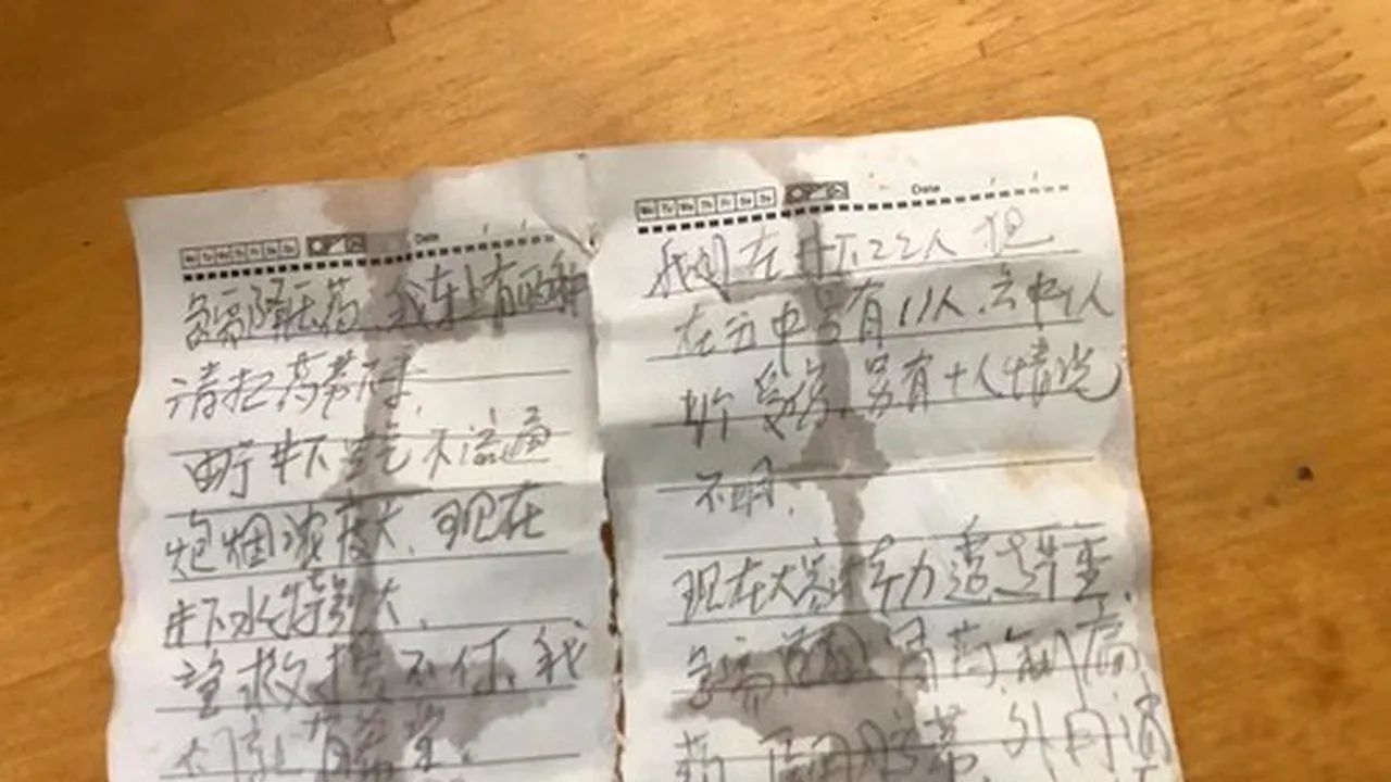 Salvatorii de la mina de aur din China, care s-a prăbuşit în urmă cu o săptămână, au primit un mesaj scris de mână de la minerii prini sub dărâmături