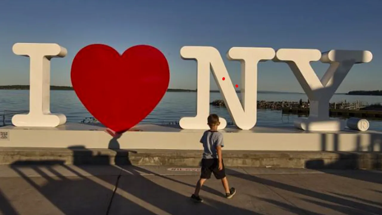 A dispărut Charlie Moss, magicianul din publicitate care a creat logo-ul „I love NY”
