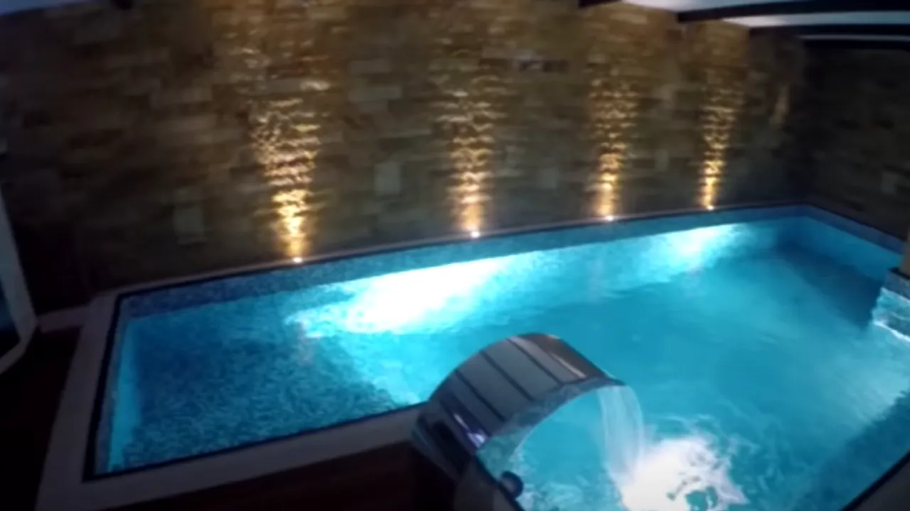 Cum arată cel mai scump apartament din Cluj-Napoca. Costă 590.000 de euro şi are piscină de mărimea unei garsoniere