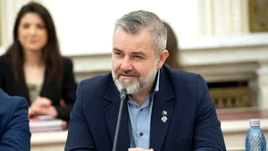 Cutremur în USR. Încă un senator părăseşte partidul