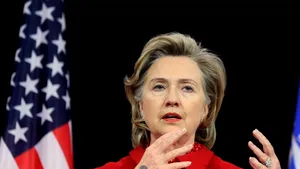 Discursul dur al lui Donald Trump ajută reţeaua Stat Islamic, acuză Hillary Clinton