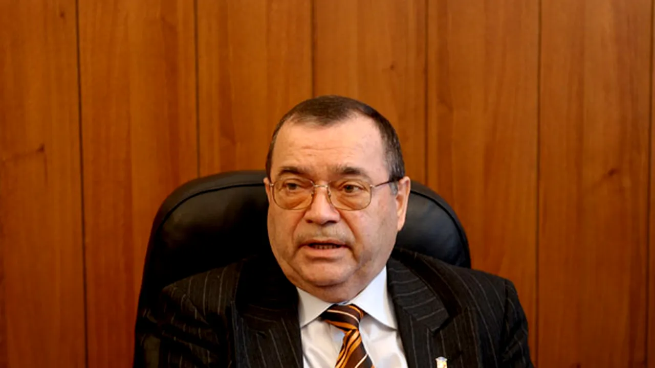 Proiectul Constituţiei: Adjuncţii Avocatului Poporului, aleşi de Parlament, nu pot intra în partide