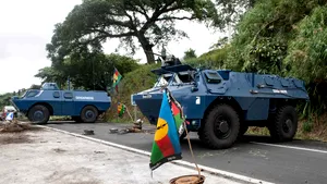 Emmanuel Macron va merge în Noua Caledonie, teritoriu francez afectat de revolte