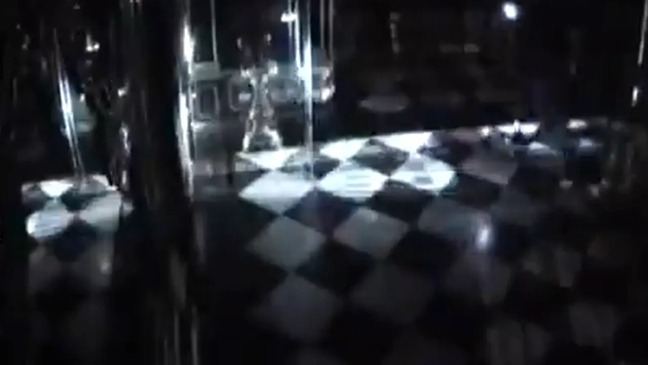 VIDEO| Hoţii care au furat bijuterii de un miliard de euro din Muzeul Comorilor au fost surprinşi de camere. Cum au acţionat 