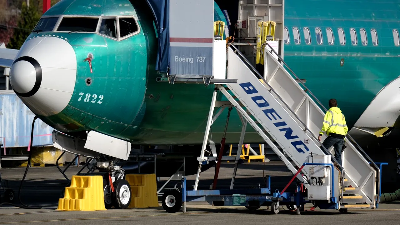 CEO-ul demis al Boeing pleacă cu 62 de milioane de dolari