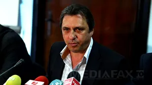 Petcu: Nu plecăm de la Parlament până nu avem vestea cea mare - că Guvernul pleacă