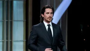 Actorul britanic Christian Bale şi-a schimbat din nou fizionomia pentru un rol - GALERIE FOTO