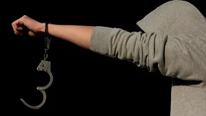 Modificări la Codul penal: Cresc pedepsele pentru pedofili şi agresori sexuali, iar faptele de viol devin imprescriptibile