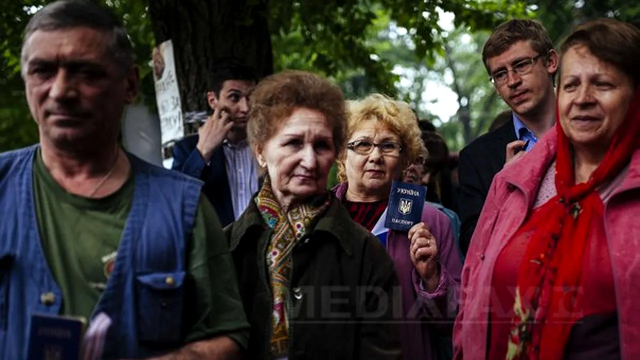Ucraina impune controlul paşapoartelor la frontiera cu estul separatist