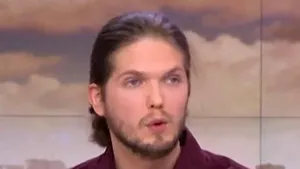 Mărturia tânărului ascuns în tipografia unde se refugiaseră fraţii Kouachi: Am stat ascuns într-un dulap opt ore şi jumătate - VIDEO