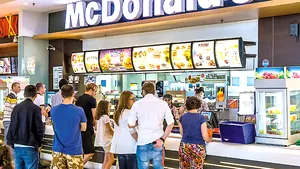 McDonald's, lovită de o defecţiune de sistem: restaurante închise în toată lumea
