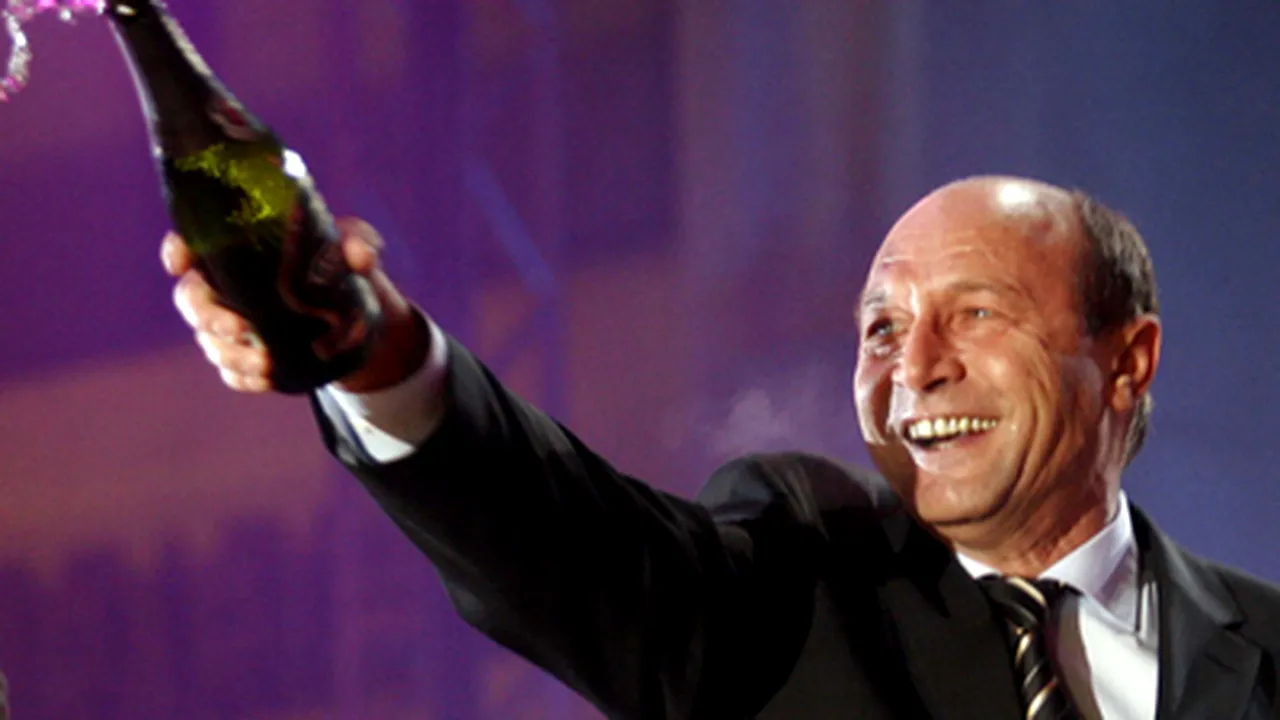Băsescu: În 2010 vom scăpa de criză, optimismul ne va anima