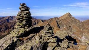 Răspunsul primit de o femeie, după ce a solicitat salvamontiştilor să-i recupereze telefonul căzut de pe Vârful Negoiu