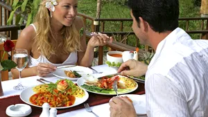 Spune-mi cum mănânci ca să-ţi spun cine eşti: Firea unei persoane, dezvăluită de modul în care ia masa